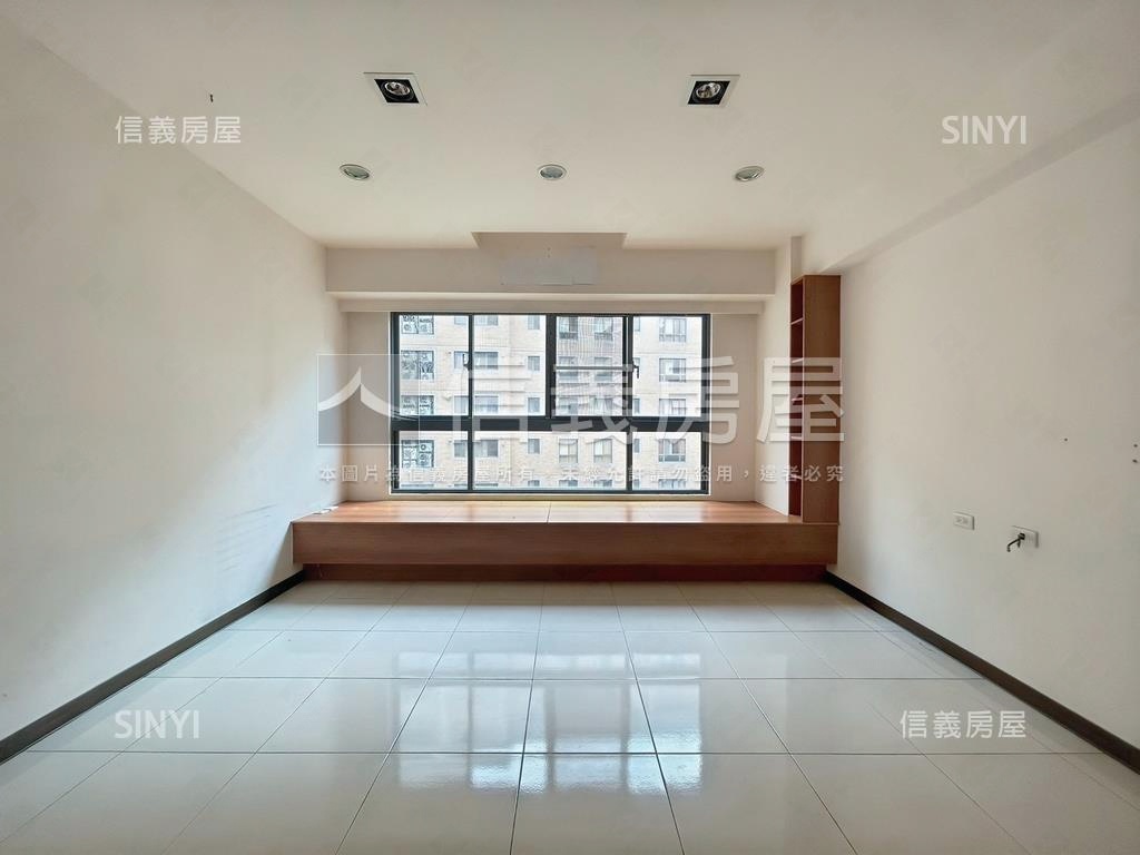 精美杜拜美兩房帶車位房屋室內格局與周邊環境
