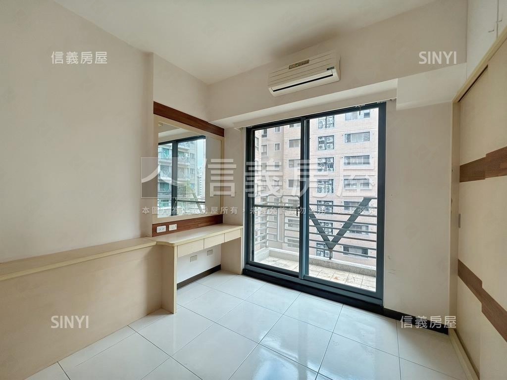 精美杜拜美兩房帶車位房屋室內格局與周邊環境