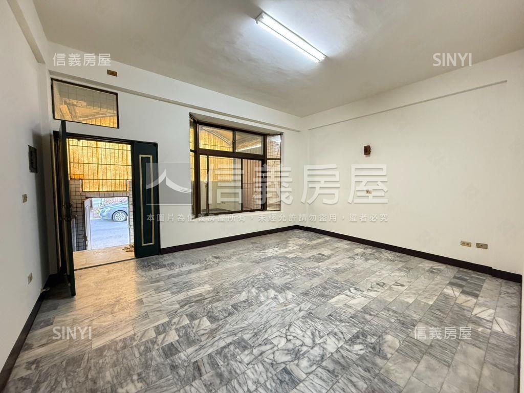 十二佃ｘ約五米三面寬美墅房屋室內格局與周邊環境