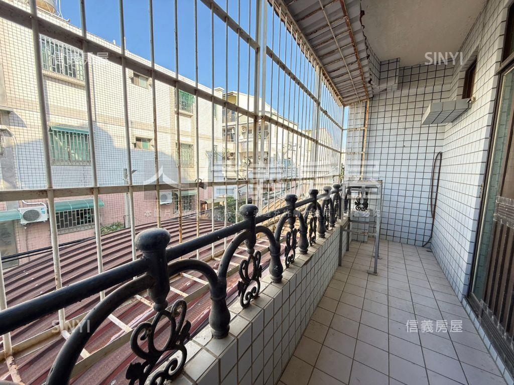 十二佃ｘ約五米三面寬美墅房屋室內格局與周邊環境