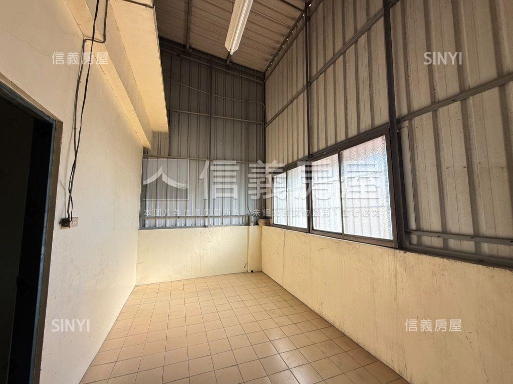 十二佃ｘ約五米三面寬美墅房屋室內格局與周邊環境