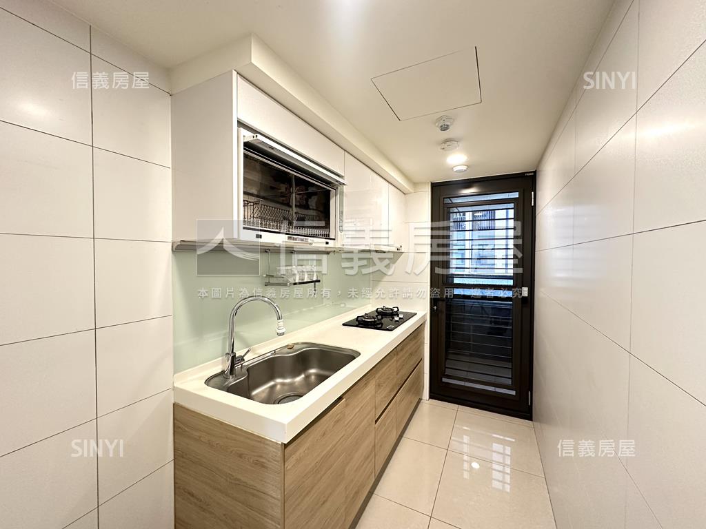 新潤青峰公園景觀三房車位房屋室內格局與周邊環境