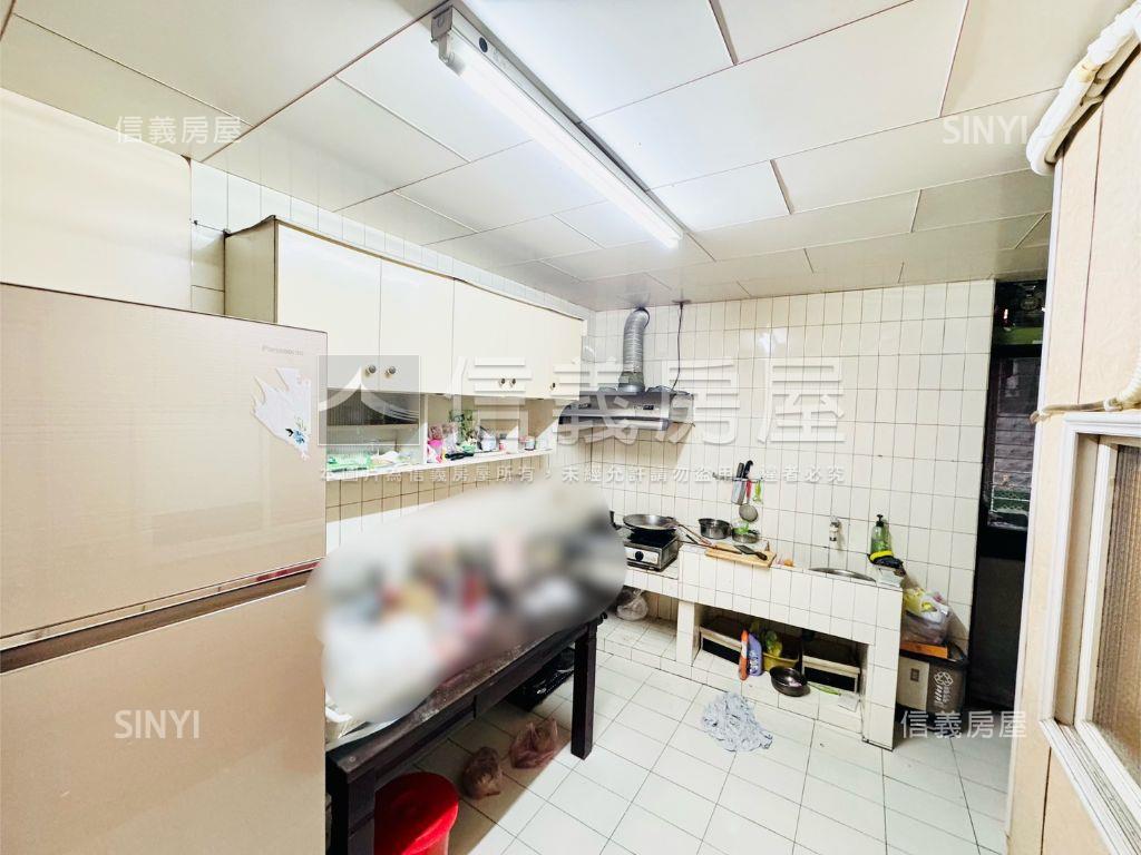 長泰街●潛力公寓二樓房屋室內格局與周邊環境
