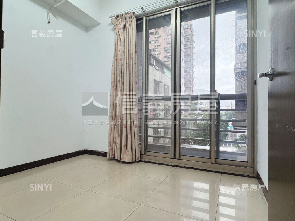 久康兩房車位房屋室內格局與周邊環境