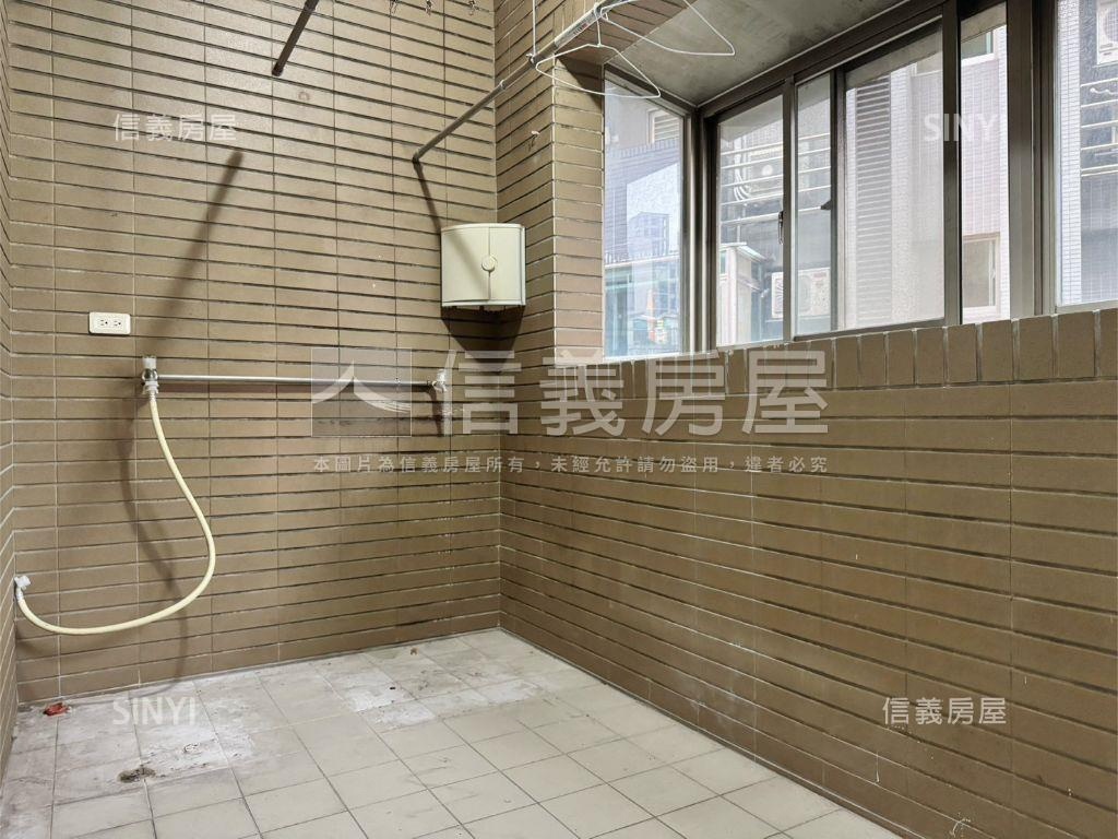 久康兩房車位房屋室內格局與周邊環境