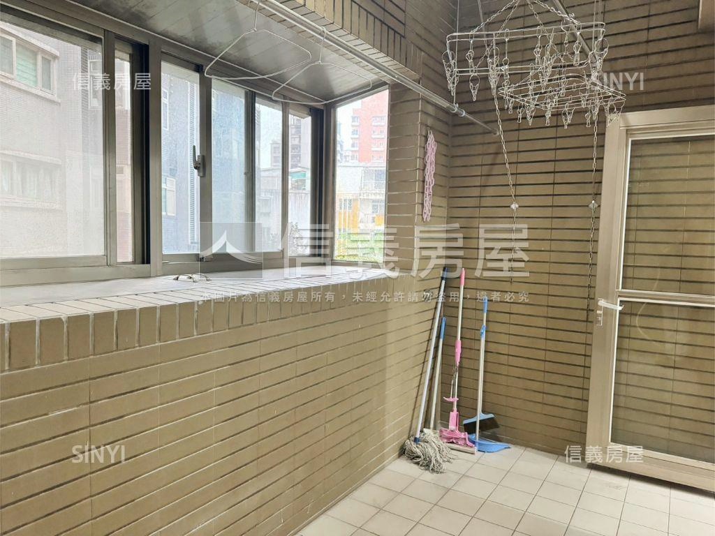 久康兩房車位房屋室內格局與周邊環境