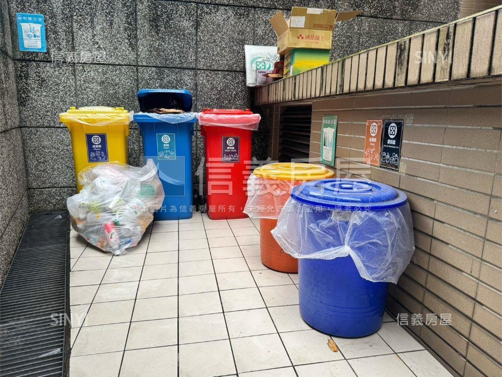 久康兩房車位房屋室內格局與周邊環境