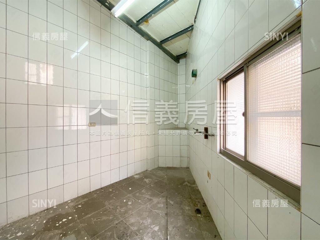 美術館旁稀有前後巷透天房屋室內格局與周邊環境