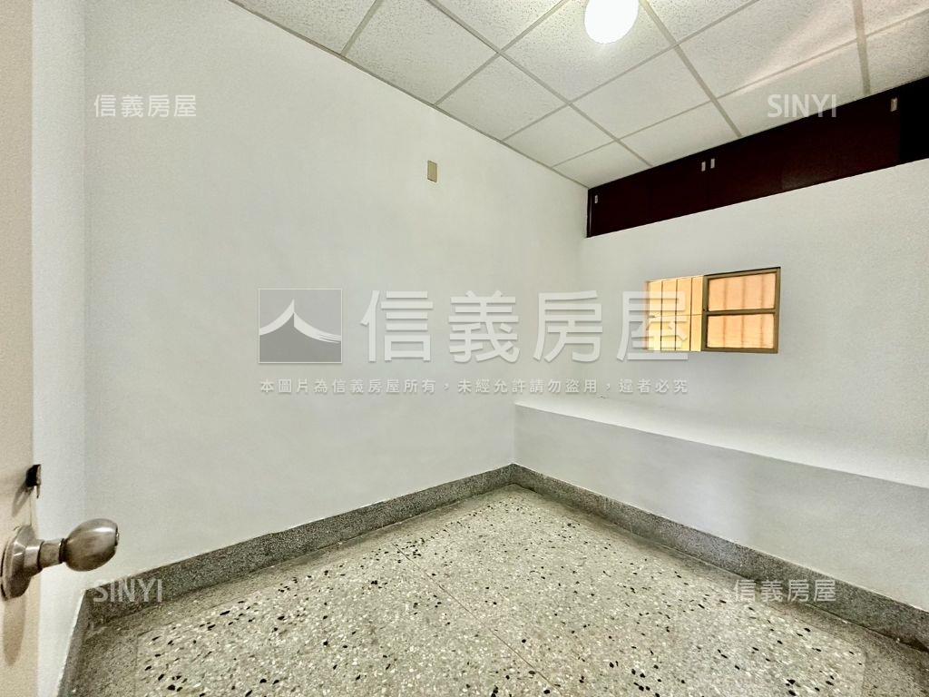 東英二街大地坪透天房屋室內格局與周邊環境