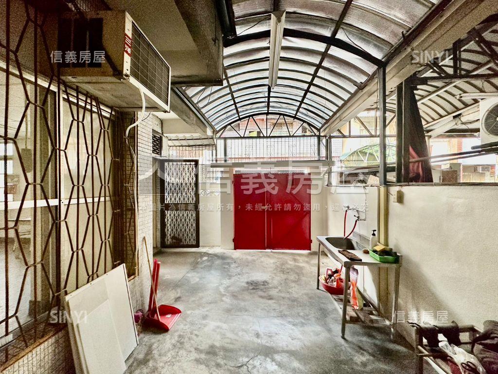 東英二街大地坪透天房屋室內格局與周邊環境