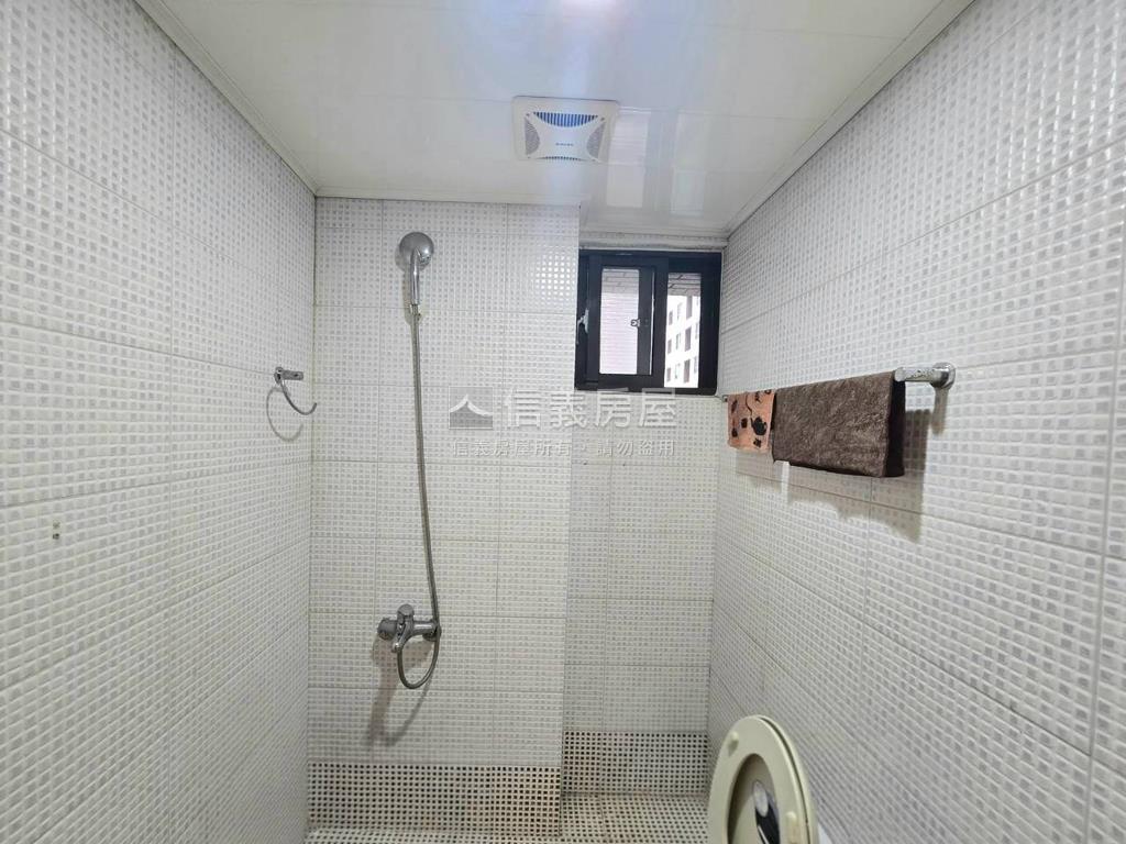 急售鄉林凱撒三房房屋室內格局與周邊環境