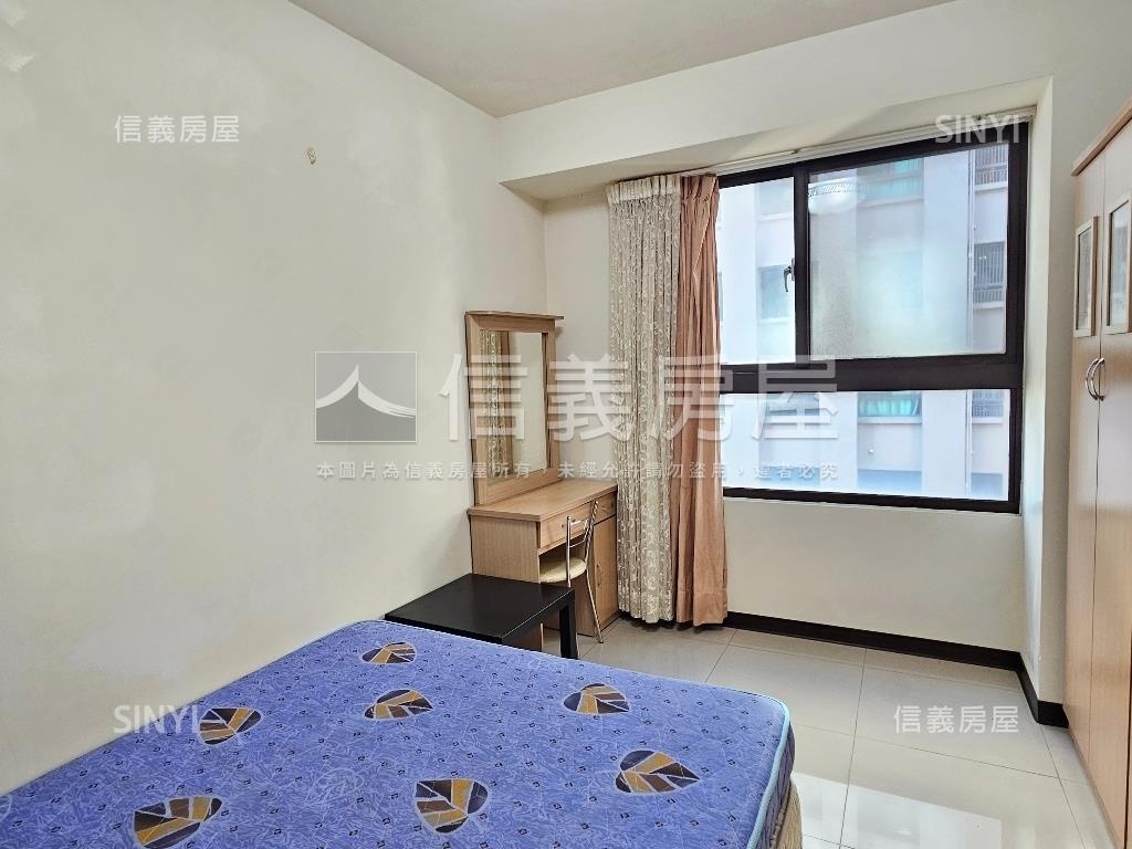 新杜拜高樓２房附車位房屋室內格局與周邊環境