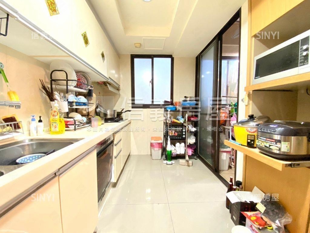 專任【宜誠君悅】時尚景觀房屋室內格局與周邊環境