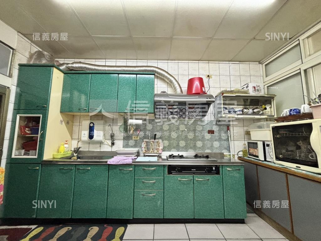 北區面河畔臨路美透天房屋室內格局與周邊環境