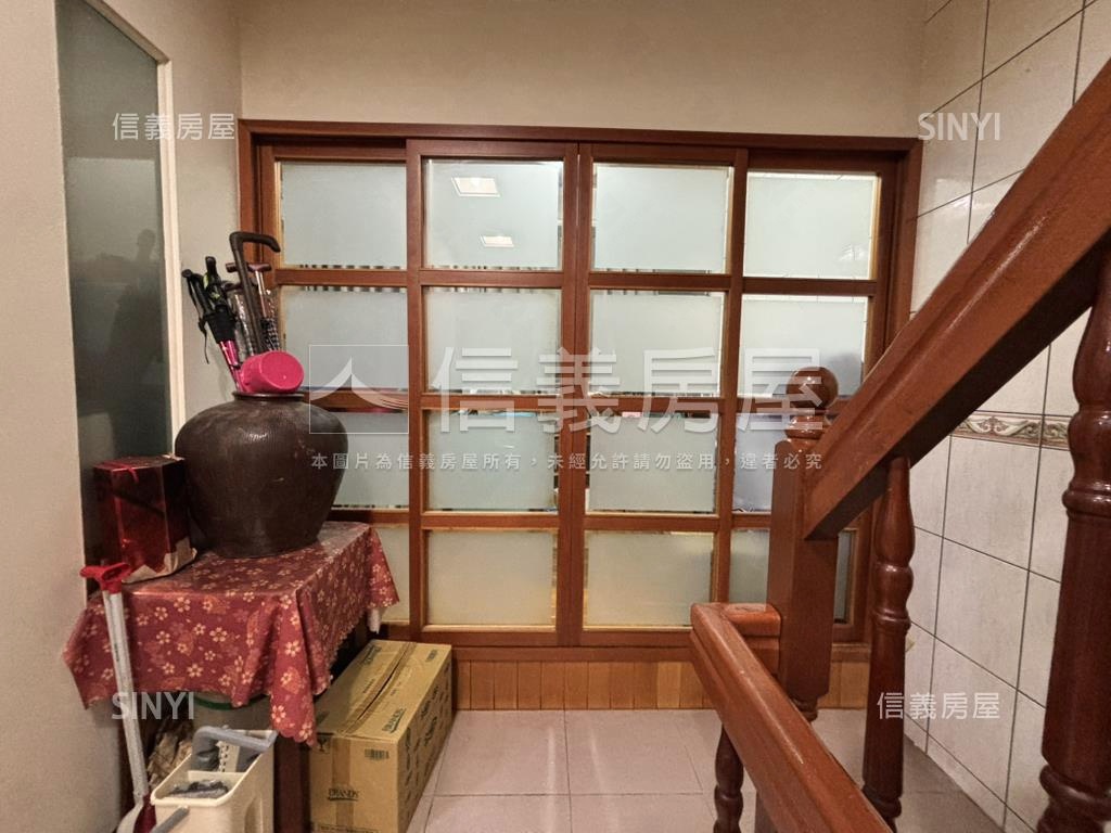 北區面河畔臨路美透天房屋室內格局與周邊環境