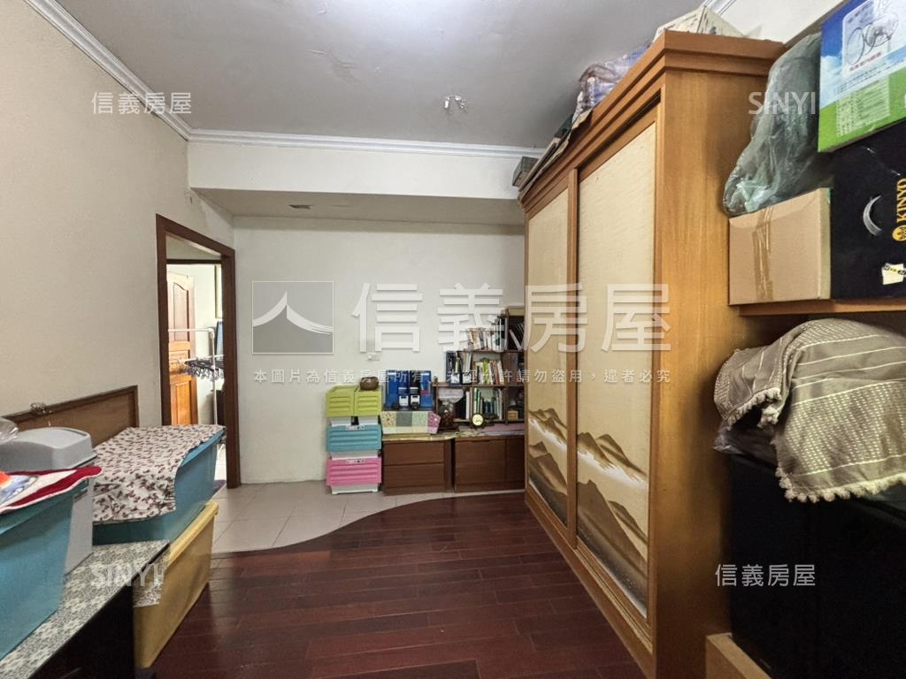 北區面河畔臨路美透天房屋室內格局與周邊環境