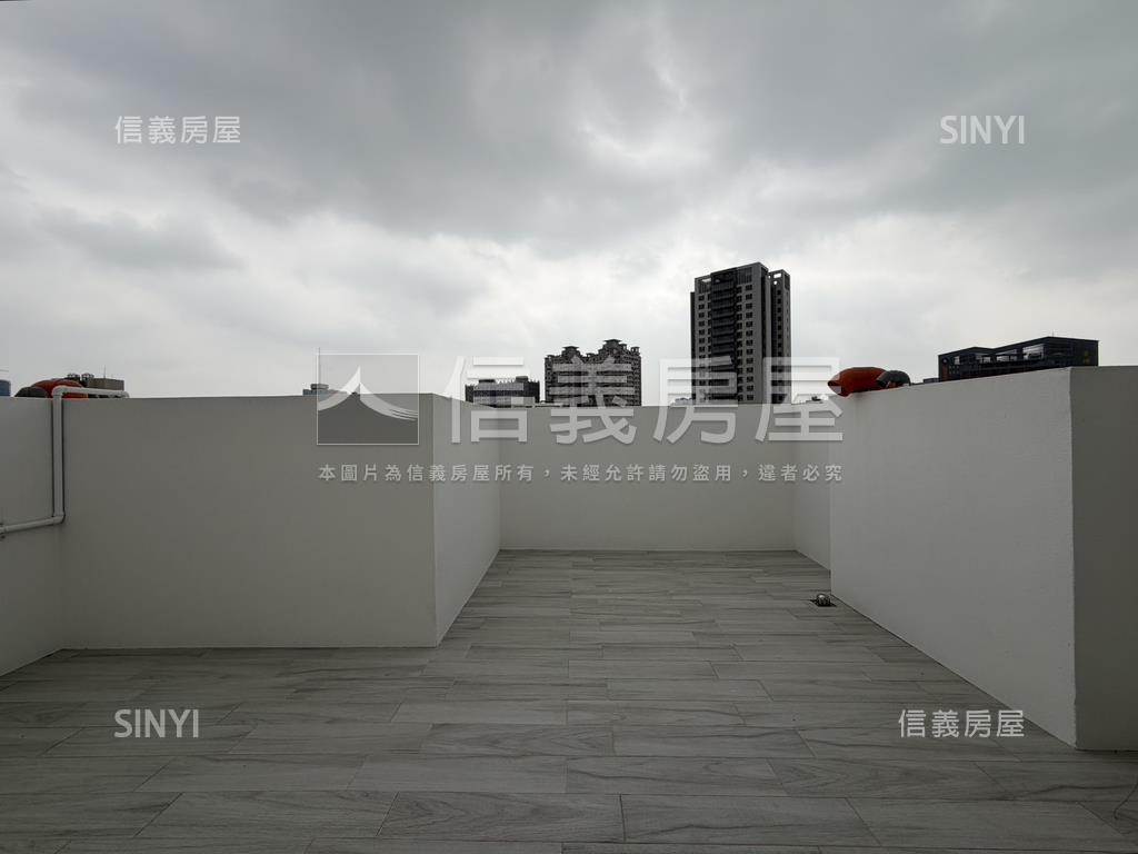 東區全新未住車墅房屋室內格局與周邊環境