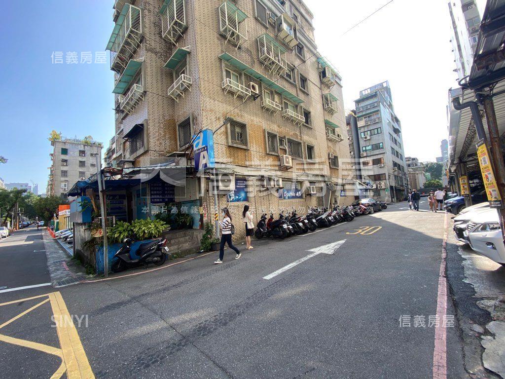 仁愛路附中面寬三角窗金店房屋室內格局與周邊環境