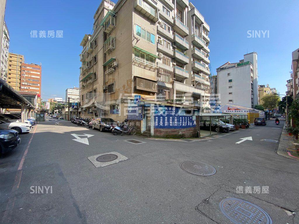 仁愛路附中面寬三角窗金店房屋室內格局與周邊環境