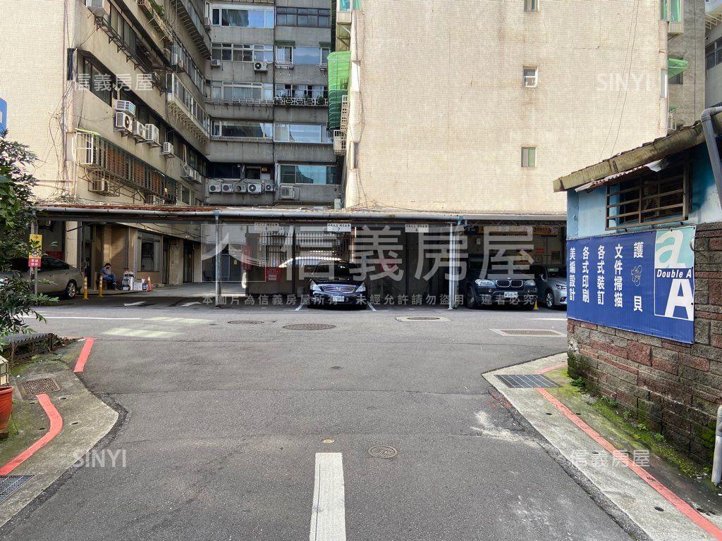 仁愛路附中面寬三角窗金店房屋室內格局與周邊環境