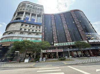 西區台灣大道旁金店面