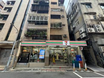 科技大樓旁超商店面