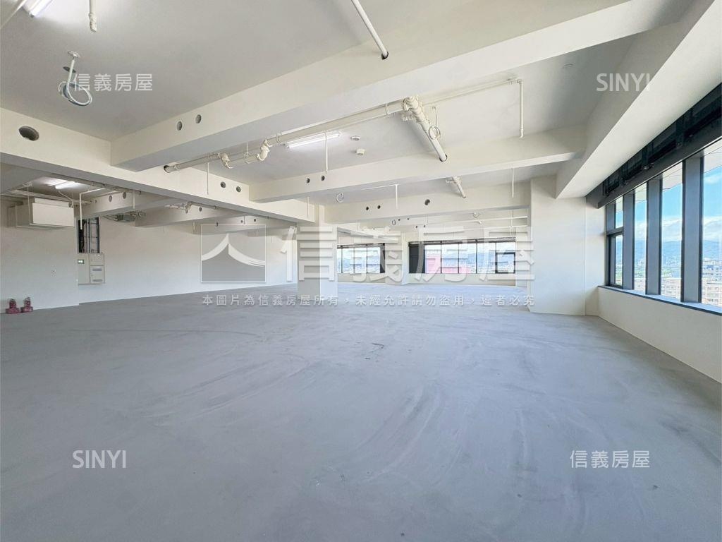 華固國家置地高樓邊間廠辦房屋室內格局與周邊環境
