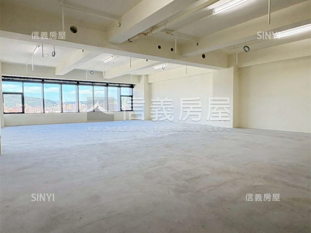 華固國家置地高樓邊間廠辦房屋室內格局與周邊環境