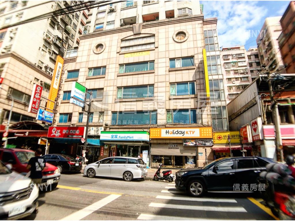明亮摩登台北房屋室內格局與周邊環境