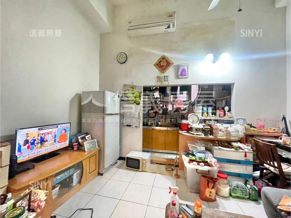 明亮摩登台北房屋室內格局與周邊環境