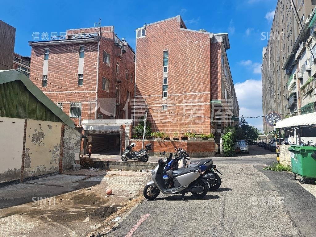 崇倫街三面臨路住二土地房屋室內格局與周邊環境