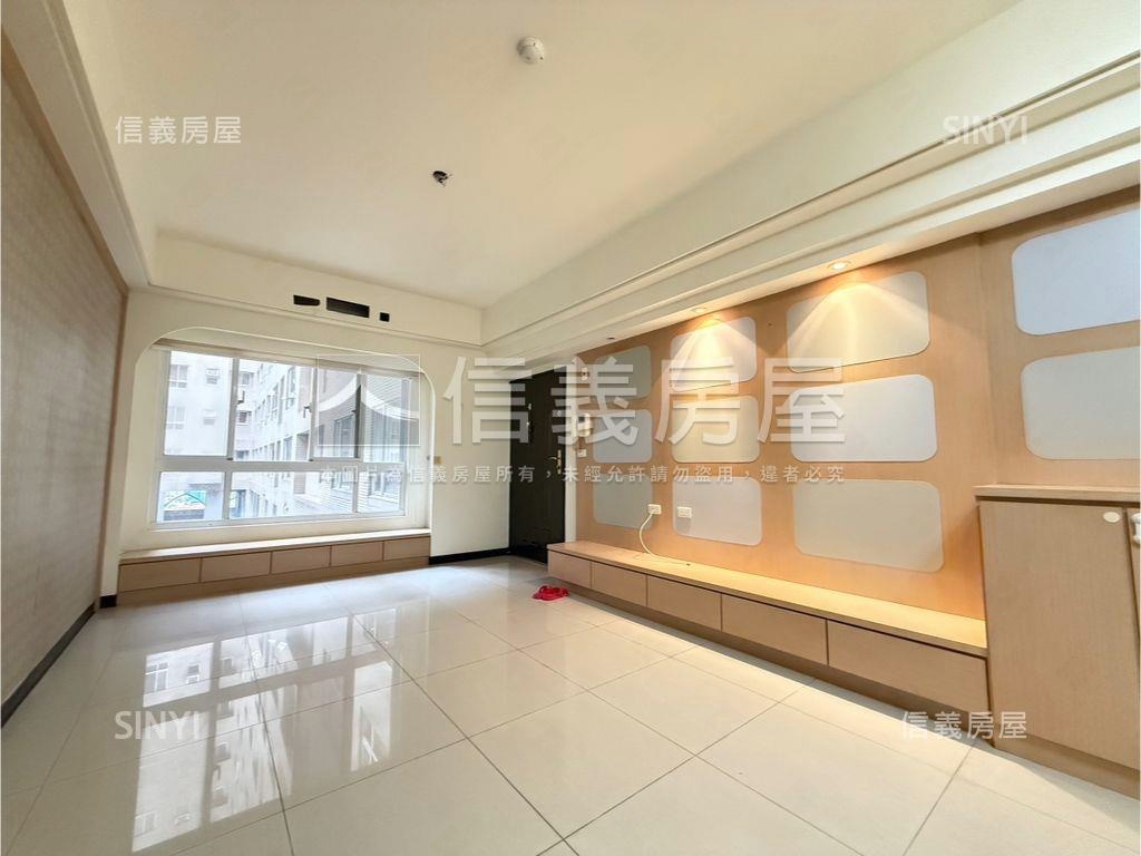 美學苑成家２房平面車位房屋室內格局與周邊環境