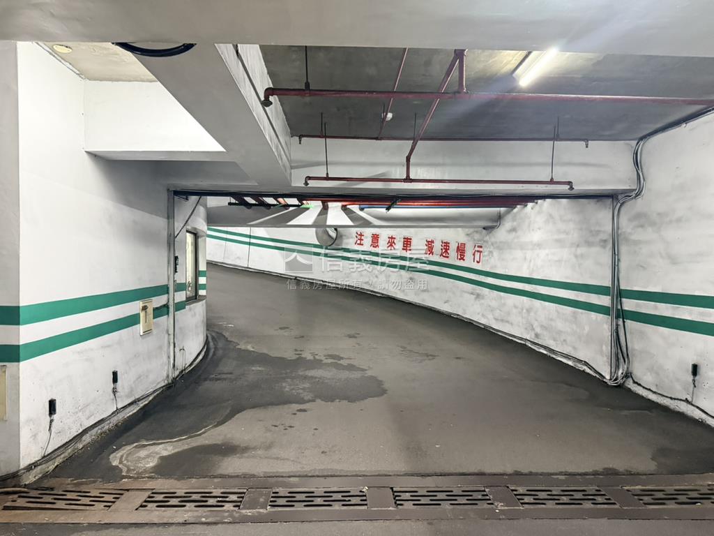 僑泰純辦附車位房屋室內格局與周邊環境