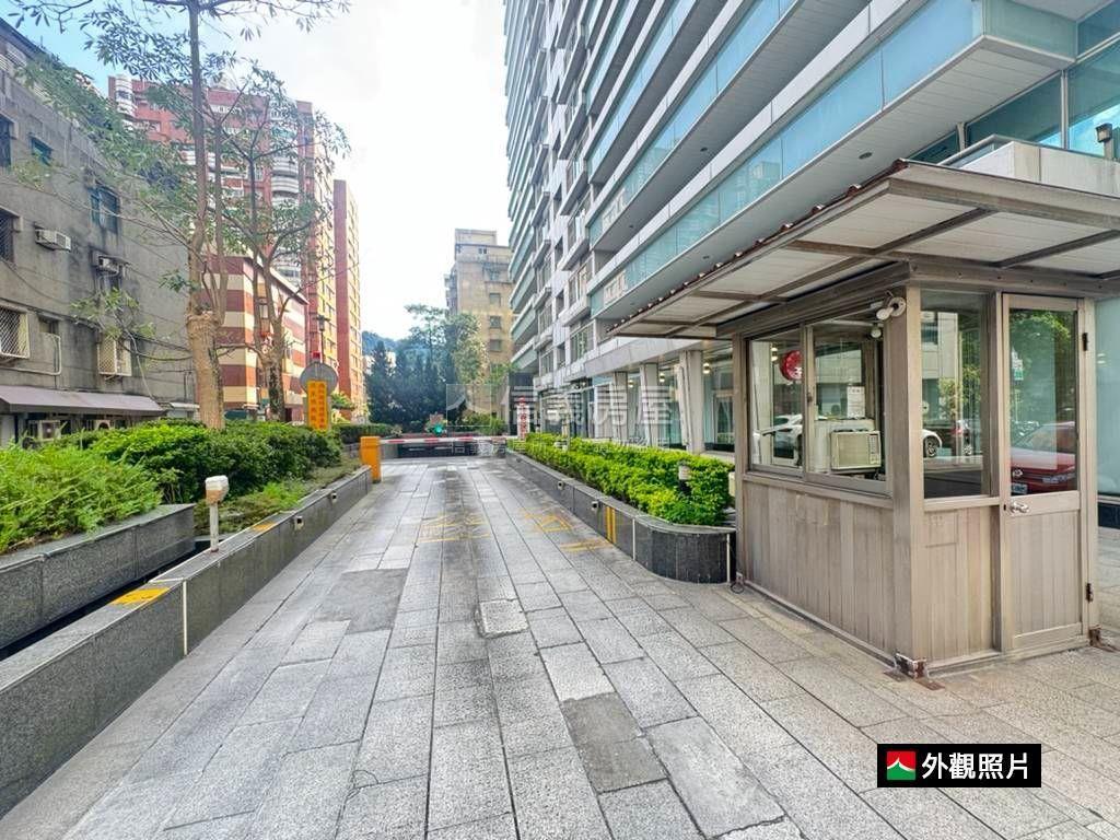 僑泰純辦附車位房屋室內格局與周邊環境