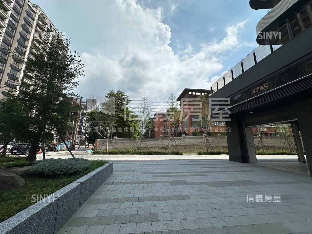 璟都劍橋Ｓ３金店面房屋室內格局與周邊環境