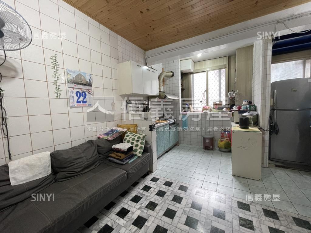 【稀有】新生靜巷亮麗頂加房屋室內格局與周邊環境