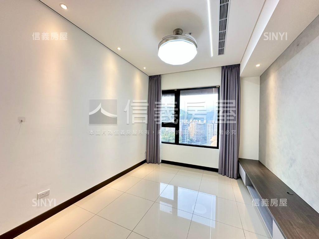 專任誠美學景觀三房車位房屋室內格局與周邊環境