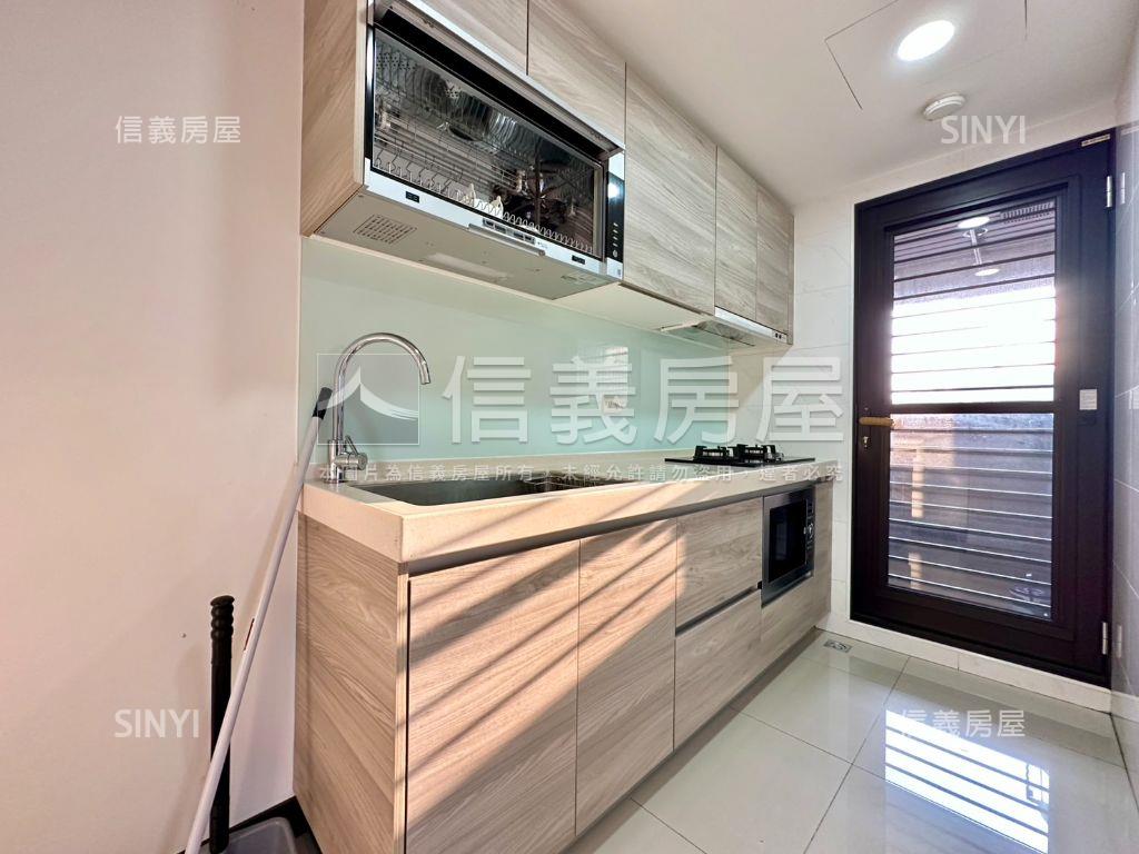 專任誠美學景觀三房車位房屋室內格局與周邊環境