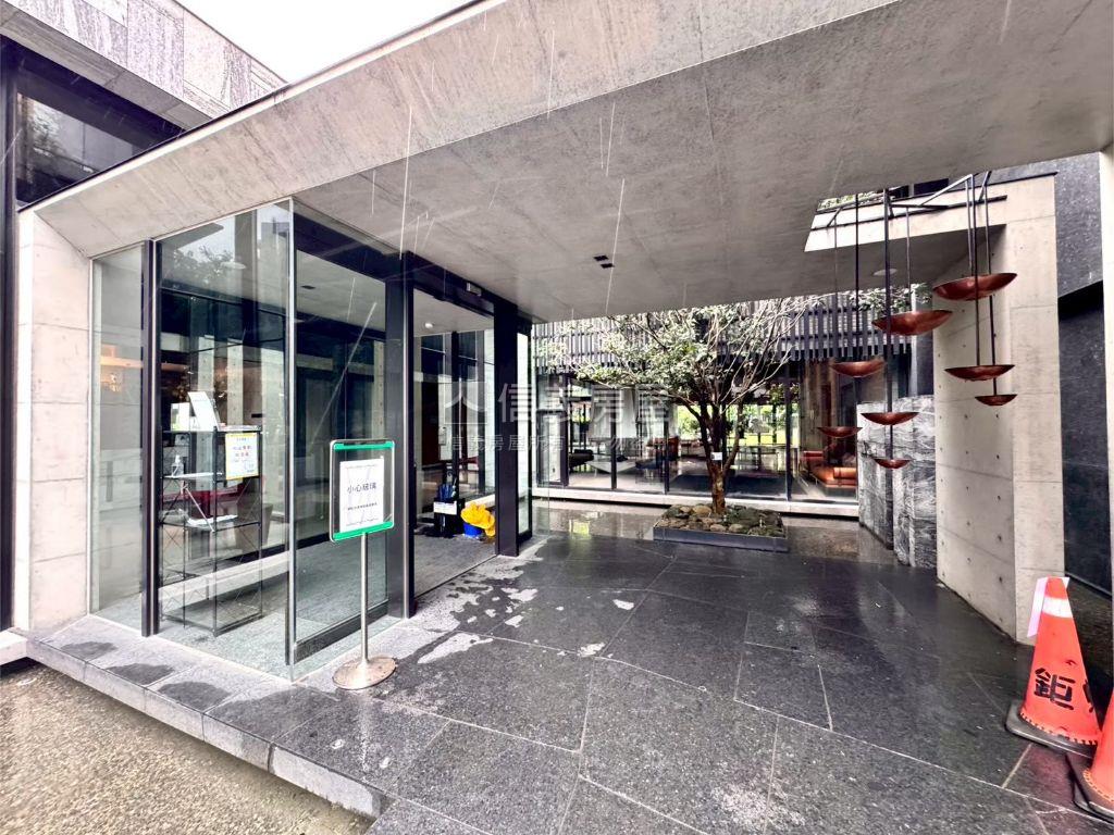 鉅虹視野戶三房平車房屋室內格局與周邊環境