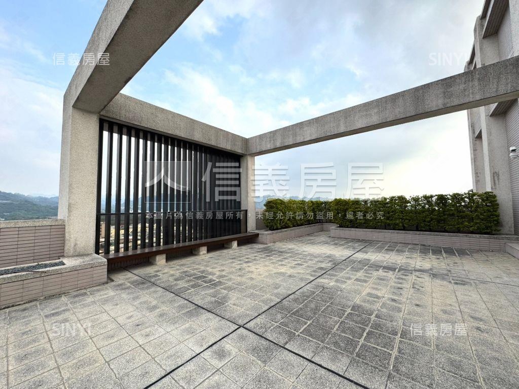 次頂樓視野戶幸福兩房房屋室內格局與周邊環境