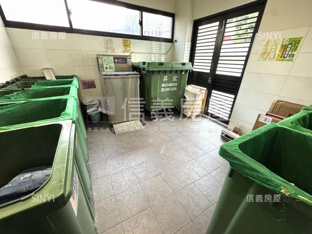 次頂樓視野戶幸福兩房房屋室內格局與周邊環境