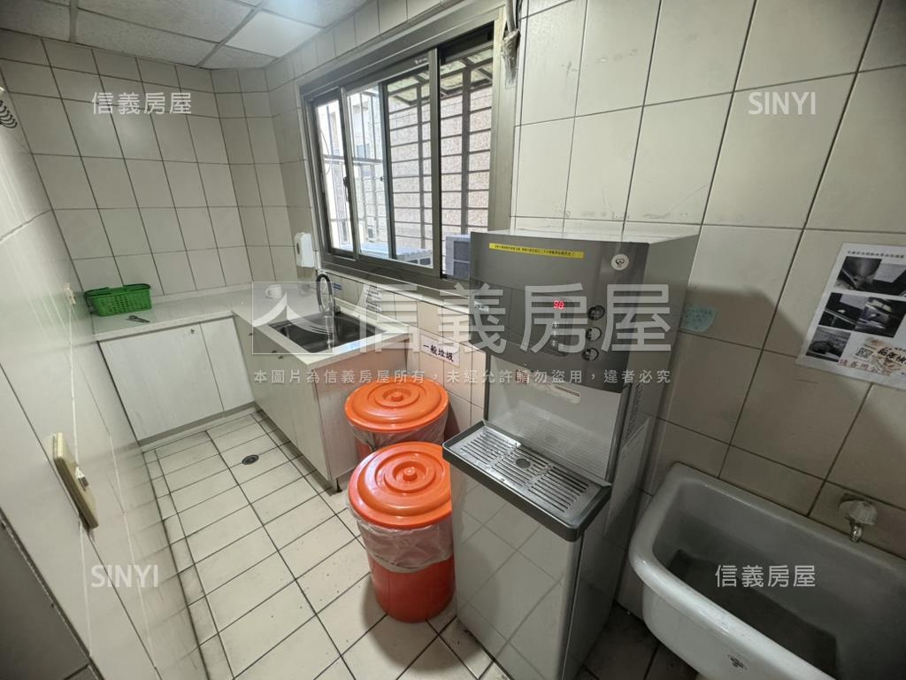 玻璃帷幕南京復興中央辦公房屋室內格局與周邊環境