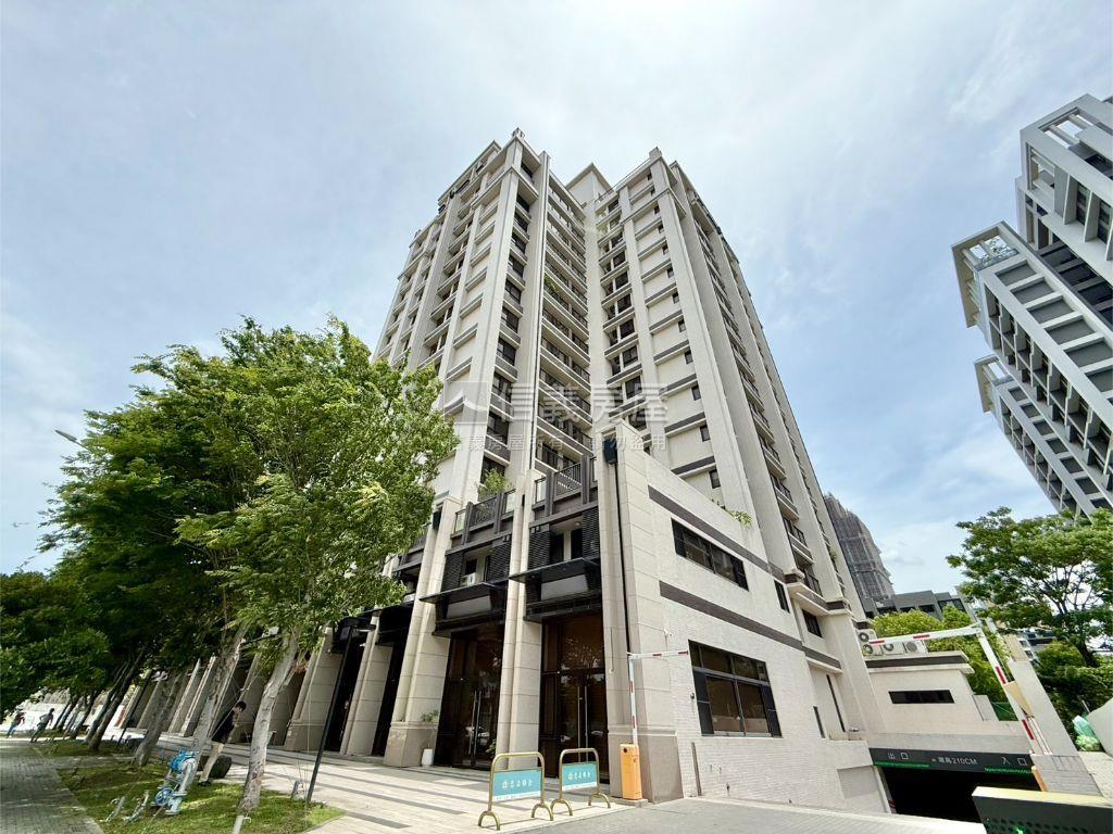 北屯松竹捷運屋齡新店面房屋室內格局與周邊環境