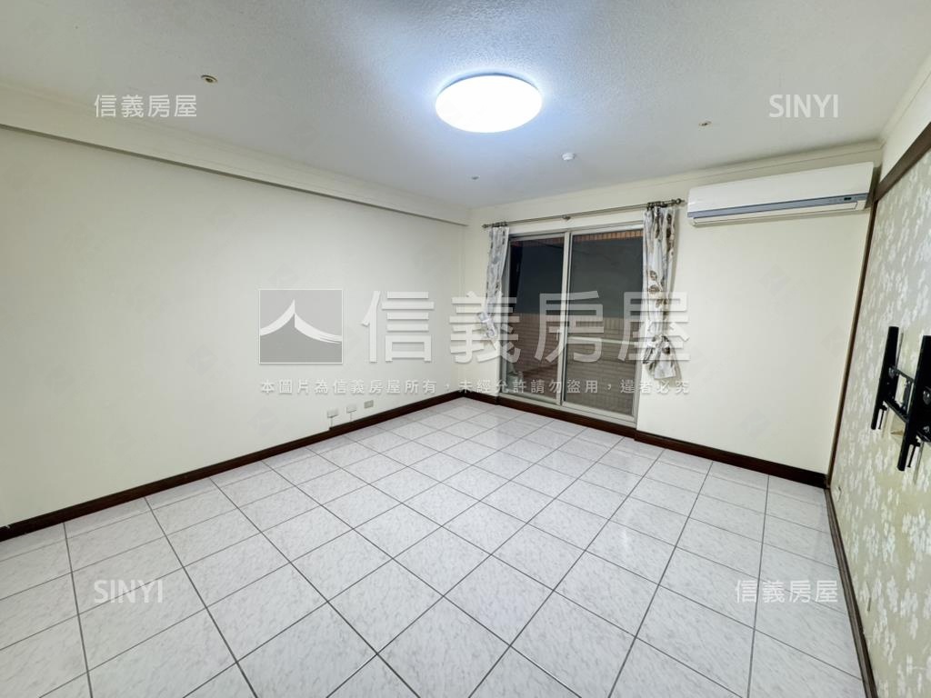 專任荷蘭村超值三房附車位房屋室內格局與周邊環境