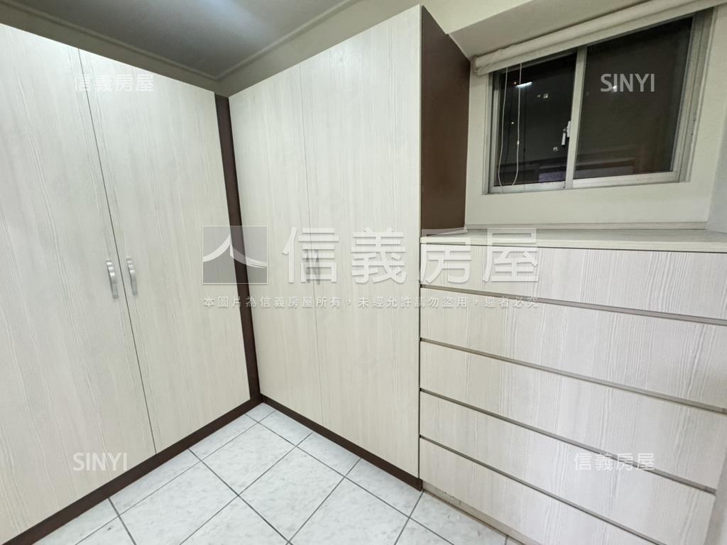 專任荷蘭村超值三房附車位房屋室內格局與周邊環境