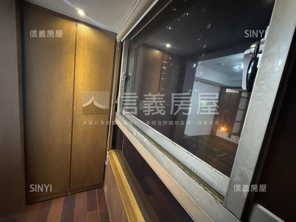 專任荷蘭村超值三房附車位房屋室內格局與周邊環境