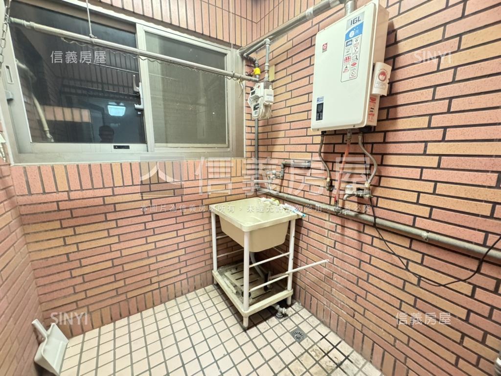 專任荷蘭村超值三房附車位房屋室內格局與周邊環境