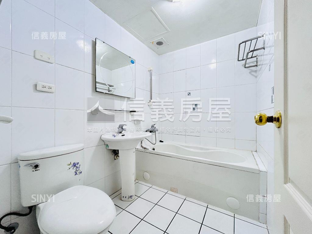 稀有前陽台進出三房車位房屋室內格局與周邊環境