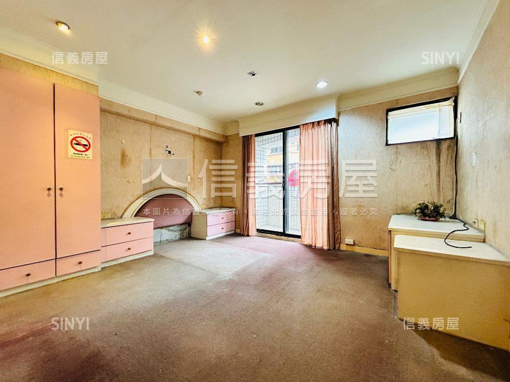 中山二路大坪數金店辦房屋室內格局與周邊環境