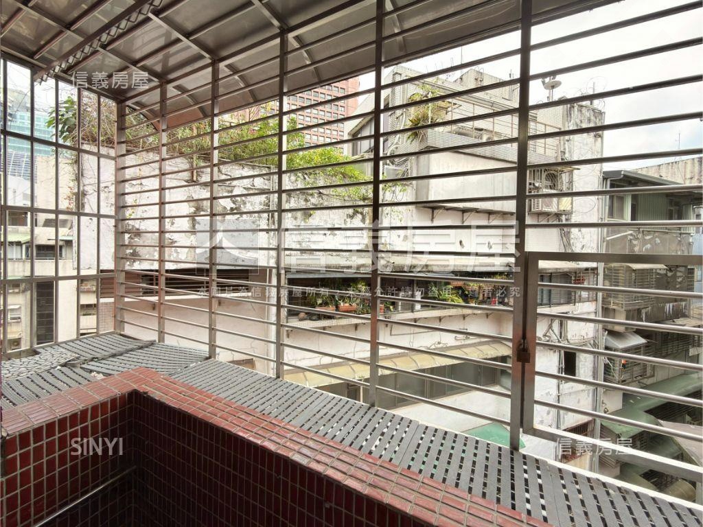 仁愛安和靜巷電梯美裝高樓房屋室內格局與周邊環境